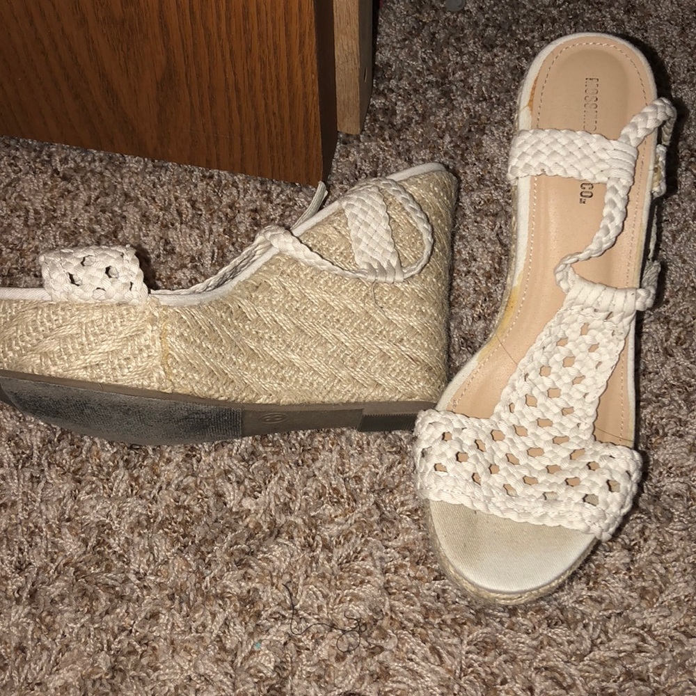 Mossimo supply co wedges. Size 8